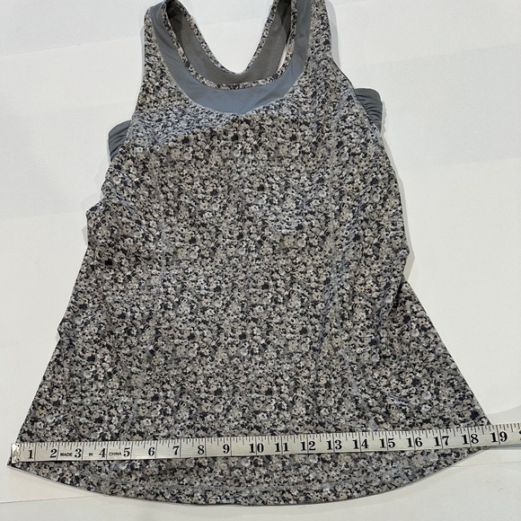 Lululemon Floral‎ Tank Top - Size 6. (No tag but Size Dot) - Picture 10 of 11